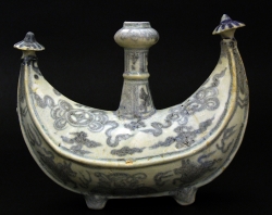 Ming Hongzhi crescent shaped ewer for Islamic market - courtesy R&G McPherson Antiques
